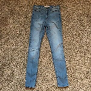Hollister size 5R low rise skinny jeans